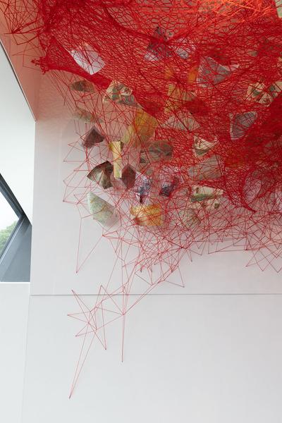 Landesgalerie Niederösterreich: Chiharu Shiota "Across the River" (11.6.2022 - 15.1.2023) Foto: eSeL.at - Lorenz Seidler Foto: eSeL Lorenz Seidler
