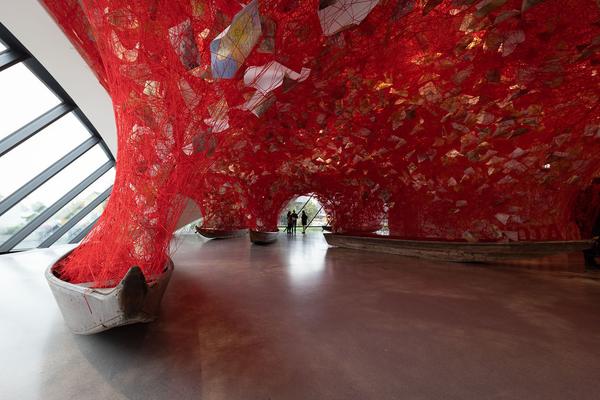 Landesgalerie Niederösterreich: Chiharu Shiota "Across the River" (11.6.2022 - 15.1.2023) Foto: eSeL.at - Lorenz Seidler Foto: eSeL Lorenz Seidler