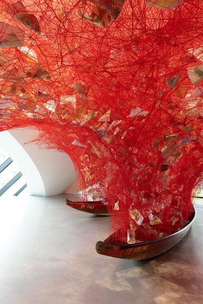 Landesgalerie Niederösterreich: Chiharu Shiota "Across the River" (11.6.2022 - 15.1.2023) Foto: eSeL.at - Lorenz Seidler Foto: eSeL Lorenz Seidler