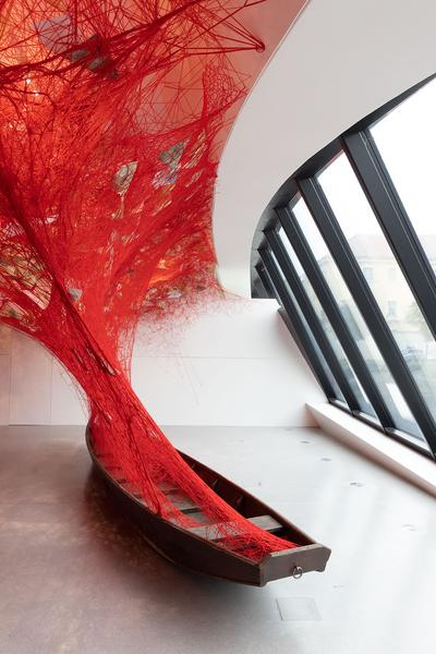 Landesgalerie Niederösterreich: Chiharu Shiota "Across the River" (11.6.2022 - 15.1.2023) Foto: eSeL.at - Lorenz Seidler Foto: eSeL Lorenz Seidler