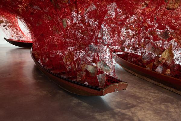 Landesgalerie Niederösterreich: Chiharu Shiota "Across the River" (11.6.2022 - 15.1.2023) Foto: eSeL.at - Lorenz Seidler Foto: eSeL Lorenz Seidler