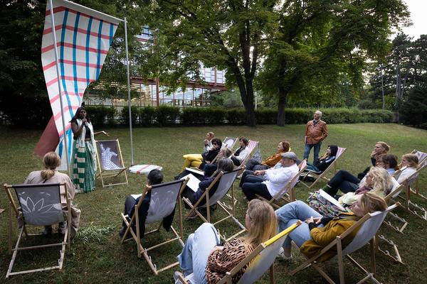 Belvedere21: Community Outreach: Marlene Hausegger - Platz an der Sonne (8.7.2022) Foto: eSeL.at - Lorenz Seidler Foto: eSeL Lorenz Seidler