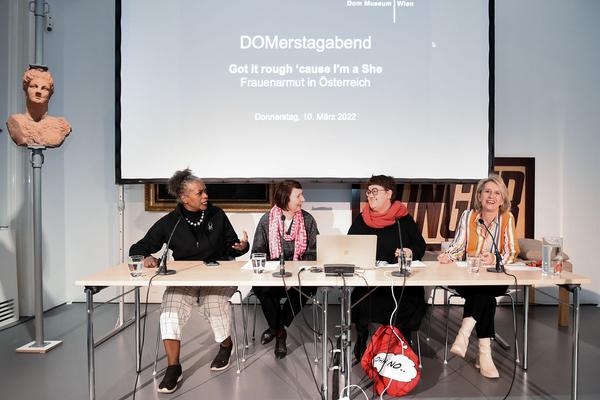 Dom Museum Wien: DOMerstagabend "Got it rough `cause I’m a She". Frauenarmut in Österreich (10.3.2022) Foto: eSeL.at - Lorenz Seidler Foto: eSeL.at - Joanna Pianka