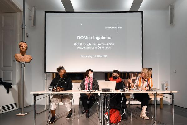Dom Museum Wien: DOMerstagabend "Got it rough `cause I’m a She". Frauenarmut in Österreich (10.3.2022) Foto: eSeL.at - Lorenz Seidler Foto: eSeL.at - Joanna Pianka