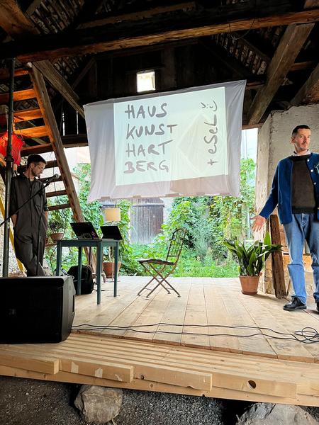 eSeL: Kunstloch im Ortskern (Haus Lebt, Hartberg, 23.9.2022) Foto: Heidrun Primas