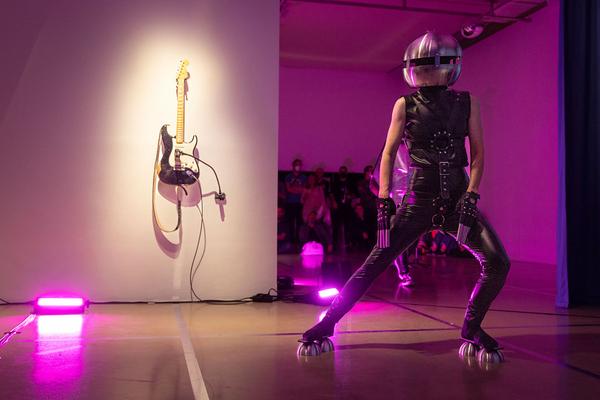 Kunstraum Niederösterreich: H13 2022 - "Metal Heads" von Elisabeth Kihlström und Alexander Martinz (1.9.2022) Foto: eSeL.at - Lorenz Seidler Foto: eSeL Lorenz Seidler