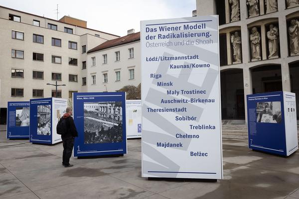 hdgö on tour: Das Wiener Modell der Radikalisierung. Österreich und die Shoah (Floridsdorf/Pius-Porsch-Platz, 7.4. - 7.7.2022) Foto: eSeL.at - Lorenz Seidler Foto: eSeL Lorenz Seidler