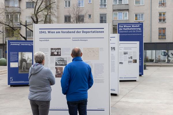 hdgö on tour: Das Wiener Modell der Radikalisierung. Österreich und die Shoah (Floridsdorf/Pius-Porsch-Platz, 7.4. - 7.7.2022) Foto: eSeL.at - Lorenz Seidler Foto: eSeL Lorenz Seidler
