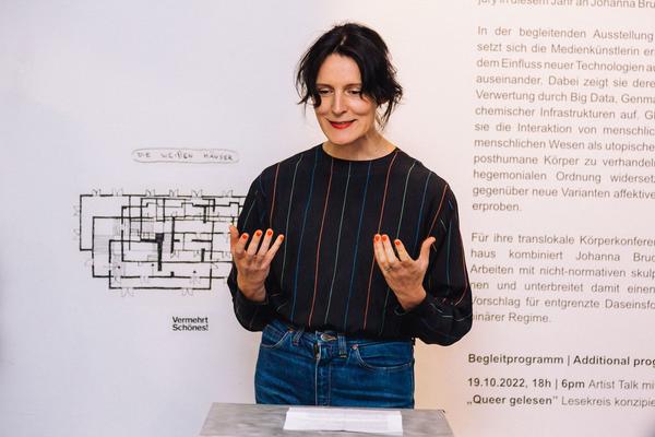 Das weisse Haus: „BOYNCIANA“ Johanna Bruckner & „The Backyard On the Seventh Floor“ Corinna Helenelund (22.09. - 13.11.2022) Foto: eSeL.at - Anastasiia Yakovenko Foto: esel@esel.at