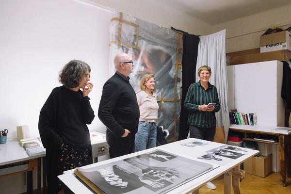 Das weisse Haus: „BOYNCIANA“ Johanna Bruckner & „The Backyard On the Seventh Floor“ Corinna Helenelund (22.09. - 13.11.2022) Foto: eSeL.at - Anastasiia Yakovenko Foto: esel@esel.at