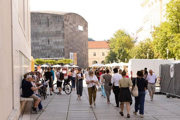 MuseumsQuartier Wien: MQ Sommerfest (12.6.2022) Foto: eSeL.at - Lorenz Seidler Foto: eSeL Lorenz Seidler