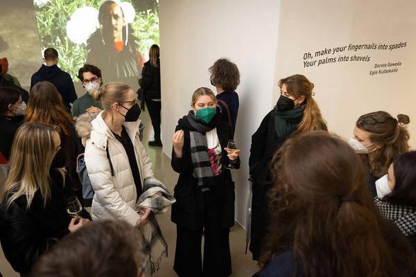 Kunstraum Niederösterreich: Dorota Gawęda & Eglė Kulbokaitė "Oh, make your fingernails into spades, Your palms into shovels" (31.3. - 14.5.2022) Foto: eSeL.at - Lorenz Seidler Foto: eSeL Lorenz Seidler