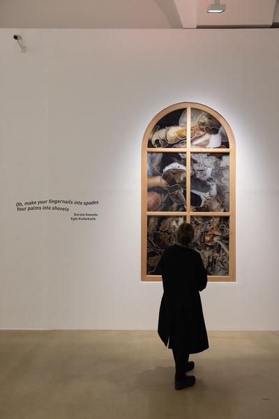 Kunstraum Niederösterreich: Dorota Gawęda & Eglė Kulbokaitė "Oh, make your fingernails into spades, Your palms into shovels" (31.3. - 14.5.2022) Foto: eSeL.at - Lorenz Seidler Foto: eSeL Lorenz Seidler