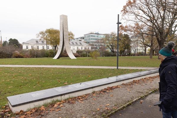 Belvedere 21: Public Program - Kunst und Ökologie. Erkundung Schweizergarten mit Eva Berger (19.11.2022) Foto: eSeL.at - Lorenz Seidler Foto: eSeL Lorenz Seidler