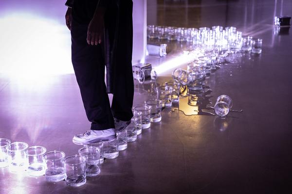 Kunstraum Niederösterreich: Rowdy SS "GLASS" Performance @ Liminal Space Records Exhibition (26.7.2022) Foto: eSeL.at - Lorenz Seidler Foto: eSeL Lorenz Seidler