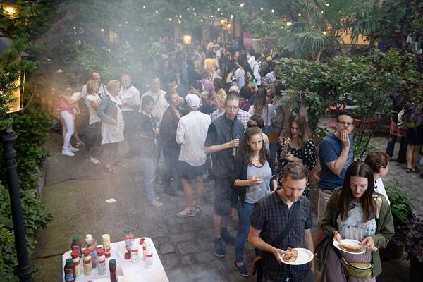 Kunst Haus Wien: Sommerfest & Eröffnung TEACH NATURE (14.6.2022) Foto: eSeL.at - Lorenz Seidler Foto: eSeL Lorenz Seidler