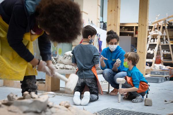 Zoom Kindermuseum: "Ton- und Gipsgeschichten im Möbelwald" Workshops für Kinder von 3 bis 12 Jahren (Zoom Atelier) Foto: eSeL.at - Lorenz Seidler Foto: eSeL Lorenz Seidler