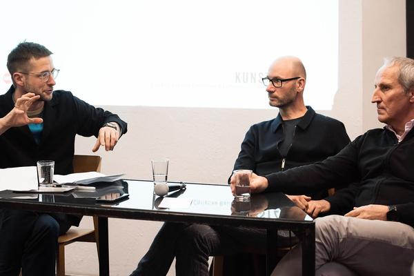 VIENNA ART WEEK | Kunstzelle / MuseumsQuartier Wien: Roman Pfeffer: Leave the Planet. Podiumsgespräch mit dem Astronauten Franz Viehböck (21.11.2022) Foto: eSeL.at - Joanna Pianka Foto: eSeL.at - Joanna Pianka