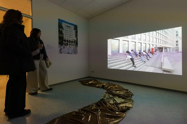 VIENNA ART WEEK 2022 - Challenging Orders. Opening (Wiedner Hauptstrasse 142, 18.11.2022) Foto: eSeL.at - Lorenz Seidler Foto: eSeL Lorenz Seidler