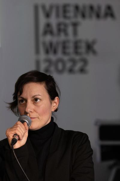 VIENNA ART WEEK Challenging Orders LINE-UP: Geschichte, Erinnerung, Monumente. Decolonizing in Vienna! (Carla Bobadilla, Petz Haselmayer) & Christina Werner im Gespräch mit Julia Hartmann (VIENNA ART WEEK) (25.11.2022) Foto: eSeL.at - Lorenz Seidler Foto: eSeL Lorenz Seidler