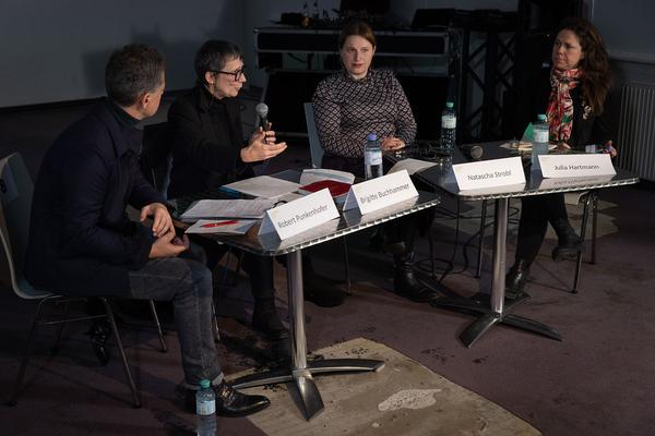 VIENNA ART WEEK Challenging Orders LINE-UP: “Challenging orders in society and politics” Natascha Strobl & Brigitte Buchhammer im Gespräch mit Robert Punkenhofer & Julia Hartmann (VIENNA ART WEEK) (25.11.2022) Foto: eSeL.at - Lorenz Seidler Foto: eSeL Lorenz Seidler
