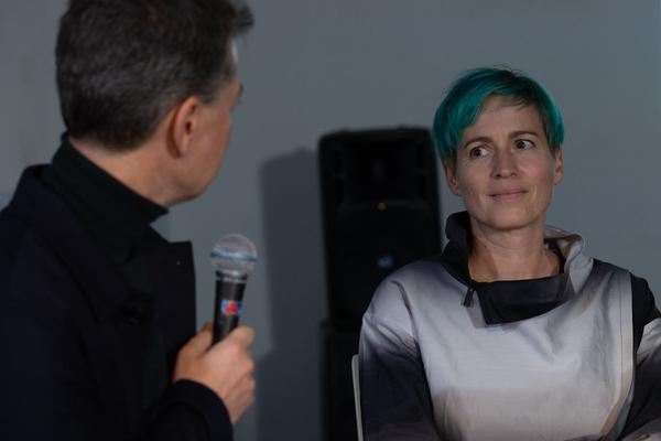 VIENNA ART WEEK Challenging Orders LINE-UP: “Data, Technology & the Arts: Challenging Orders” Clemens Apprich, Thomas Fischbacher (Discover Culture), Manu Luksch, Jutta Scheibelberger im Gespräch mit Robert Punkenhofer (VIENNA ART WEEK)(25.11.2022) Foto: eSeL.at - Lorenz Seidler Foto: eSeL Lorenz Seidler