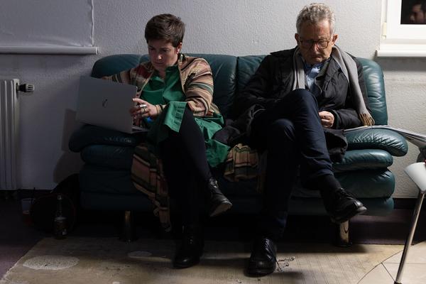 VIENNA ART WEEK Challenging Orders LINE-UP: “Data, Technology & the Arts: Challenging Orders” Clemens Apprich, Thomas Fischbacher (Discover Culture), Manu Luksch, Jutta Scheibelberger im Gespräch mit Robert Punkenhofer (VIENNA ART WEEK)(25.11.2022) Foto: eSeL.at - Lorenz Seidler Foto: eSeL Lorenz Seidler