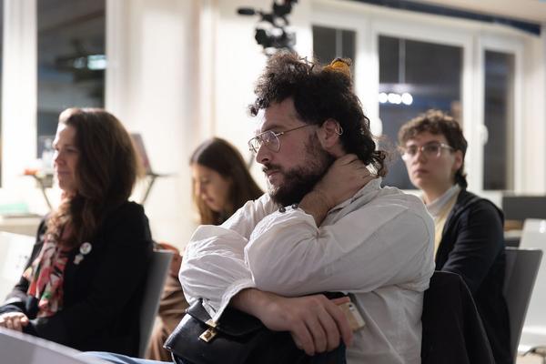 VIENNA ART WEEK Challenging Orders LINE-UP: “Challenging orders: The role and responsibility of art in times of crisis” Jenny Marketou & Katya Taylor im Gespräch mit Robert Punkenhofer ( VIENNA ART WEEK)  (25.11.2022) Foto: eSeL.at - Lorenz Seidler Foto: eSeL Lorenz Seidler