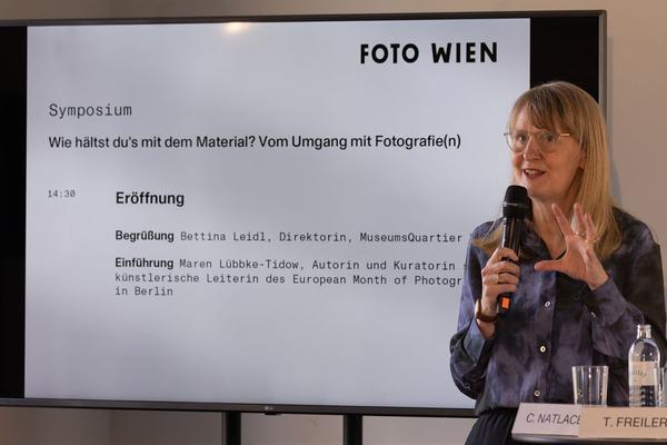 FOTO WIEN 2022: Symposium „Wie hältst Du’s mit dem Material? Vom Umgang mit Fotografie(n)" (18.3.2022) Foto: eSeL.at - Lorenz Seidler Foto: eSeL Lorenz Seidler
