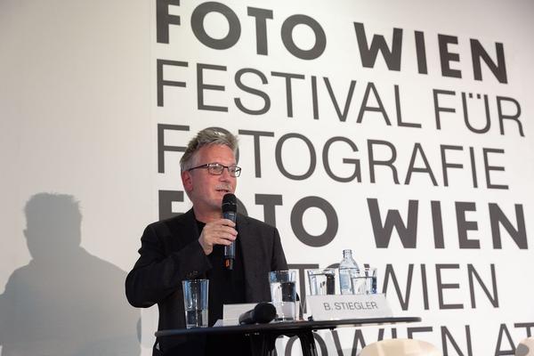 FOTO WIEN 2022: Symposium „Wie hältst Du’s mit dem Material? Vom Umgang mit Fotografie(n)" (19.3.2022) Foto: eSeL.at - Lorenz Seidler Foto: eSeL Lorenz Seidler