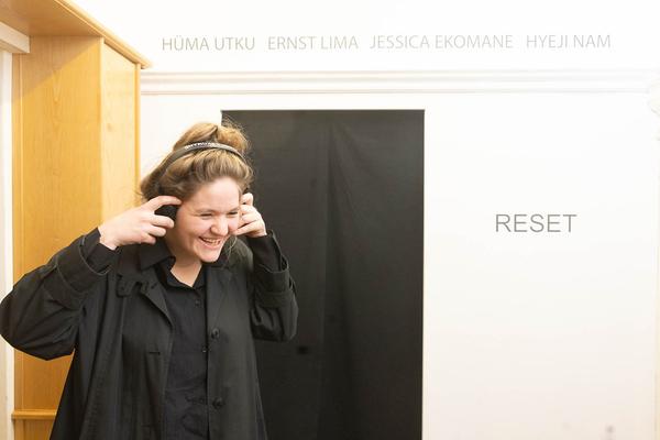 das weisse haus: Sound Chamber „Reset”  (08.11.2023 – 27.01.2024) Foto: eSeL.at - Lorenz Seidler Foto: eSeL Lorenz Seidler