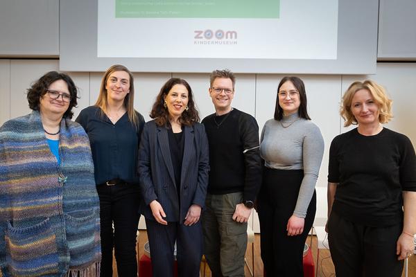 Zoom Kindermuseum: "Bitte nur noch 10 Minuten" Panel zur Nutzung digitaler Medien (15.2.2023) Foto: eSeL.at - Lorenz Seidler Foto: eSeL Lorenz Seidler