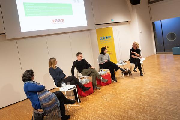 Zoom Kindermuseum: "Bitte nur noch 10 Minuten" Panel zur Nutzung digitaler Medien (15.2.2023) Foto: eSeL.at - Lorenz Seidler Foto: eSeL Lorenz Seidler