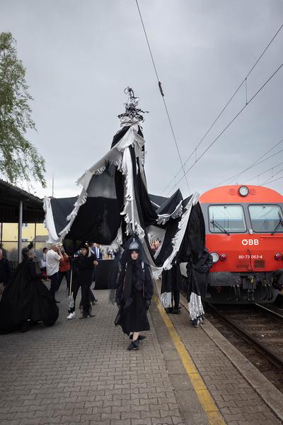 Festival der Regionen 2023: Performance "An meinen Haaren möcht' ich sterben" @ Eröffnung fdr23 (Horní Dvořiště, 23.6.2023) Foto: eSeL.at - Lorenz Seidler Foto: eSeL Lorenz Seidler