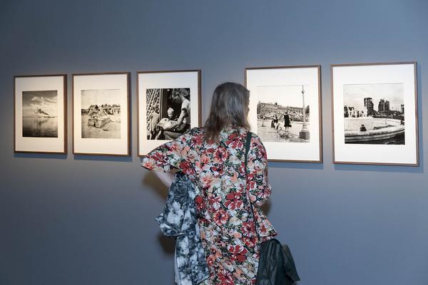 FOTO WIEN: Crossing Lines. Politics of images (MQ, 1.6.2023) Foto: eSeL.at - Lorenz Seidler Foto: eSeL Lorenz Seidler