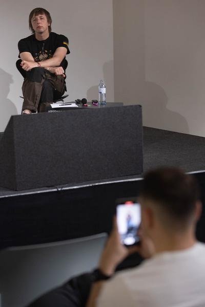 FOTO WIEN: Opening Days. The Politics of Images: Frontlinien. Panel mit Sasha Kurmaz (MQ, 2.6.2023) Foto: eSeL.at - Lorenz Seidler Foto: eSeL Lorenz Seidler