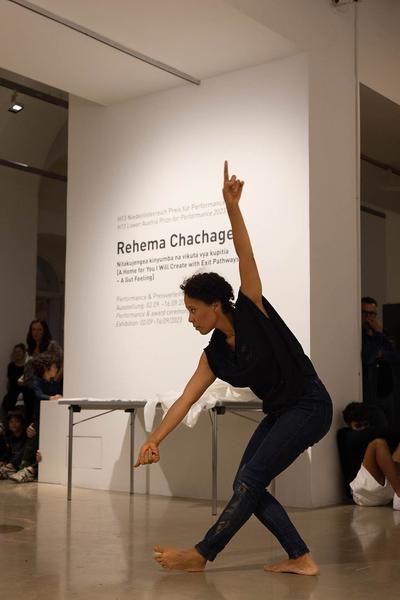 Kunstraum Niederösterreich: H13 Performance Award 2023 - Rehema Chachage (1.9.2023) Foto: eSeL.at - Lorenz Seidler Foto: eSeL Lorenz Seidler