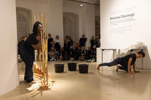 Kunstraum Niederösterreich: H13 Performance Award 2023 - Rehema Chachage (1.9.2023) Foto: eSeL.at - Lorenz Seidler Foto: eSeL Lorenz Seidler