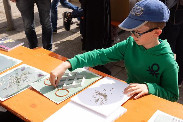MuseumsQuartier Wien: Das Blaue Experiment. Cyanotypie Workshop @ KinderKulturParcours 2023 (6.5.2023) Foto: eSeL.at - Lorenz Seidler Foto: eSeL Lorenz Seidler