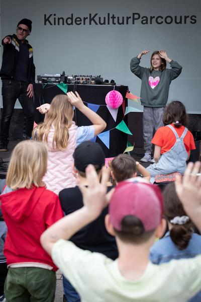 MuseumsQuartier Wien: DJ Ilse Pop & Patrick Pulsinger @ KinderKulturParcours 2023 (6.5.2023) Foto: eSeL.at - Lorenz Seidler Foto: eSeL Lorenz Seidler