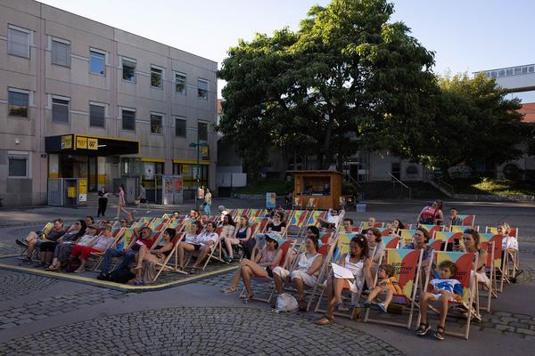 Kultursommer Wien: A summer bears night (Schrödingerplatz, 15.7.2023) Foto: eSeL.at - Lorenz Seidler Foto: eSeL Lorenz Seidler