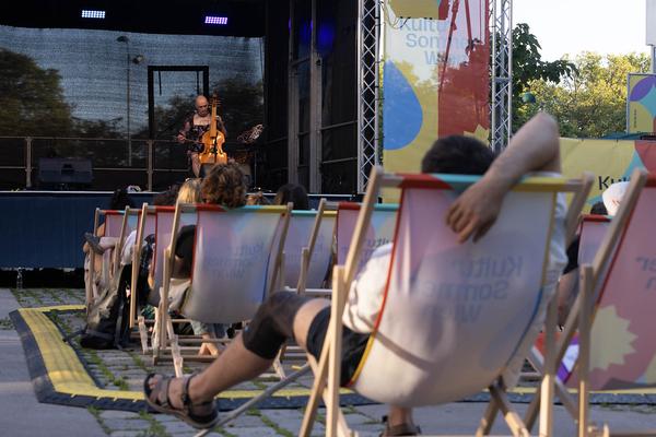 Kultursommer Wien: A summer bears night (Schrödingerplatz, 15.7.2023) Foto: eSeL.at - Lorenz Seidler Foto: eSeL Lorenz Seidler