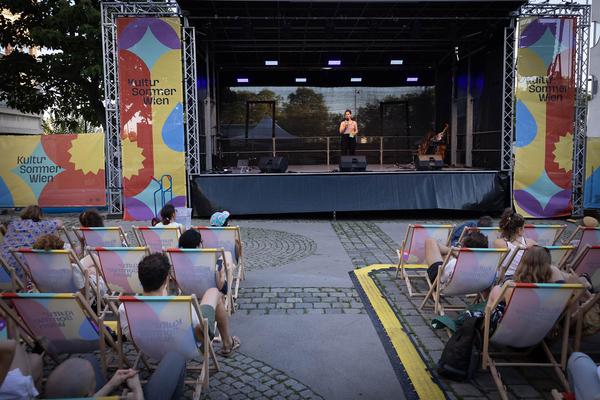 Kultursommer Wien: A summer bears night (Schrödingerplatz, 15.7.2023) Foto: eSeL.at - Lorenz Seidler Foto: eSeL Lorenz Seidler
