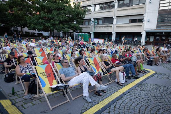 Kultursommer Wien: Desabafo no pé (Schrödingerplatz, 15.7.2023) Foto: eSeL.at - Lorenz Seidler Foto: eSeL Lorenz Seidler