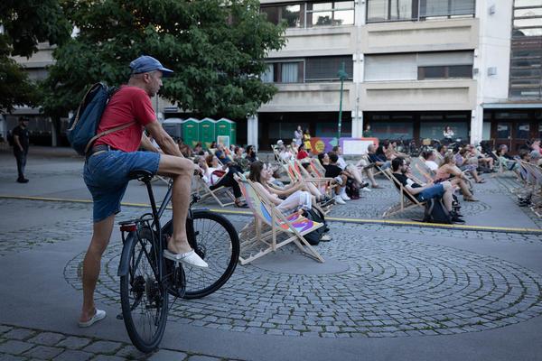 Kultursommer Wien: Desabafo no pé (Schrödingerplatz, 15.7.2023) Foto: eSeL.at - Lorenz Seidler Foto: eSeL Lorenz Seidler