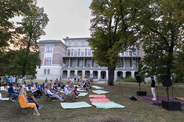 Otto Wagner Areal: Vier Reisen ins Glück. Lichtungskonzert Kunstpfeifer Sirus & Louie Austen (25.8.2023) Foto: eSeL.at - Lorenz Seidler Foto: eSeL Lorenz Seidler