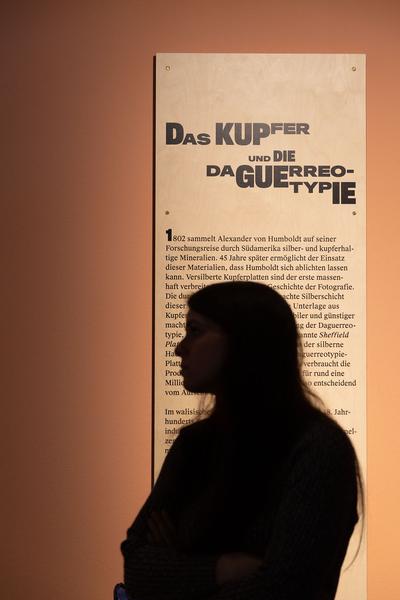 Kunst Haus Wien Museum Hundertwasser: Mining Photography. Der ökologische Fußabdruck der Bildproduktion (8.3. - 29.5.2023) Foto: eSeL.at - Lorenz Seidler Foto: eSeL Lorenz Seidler