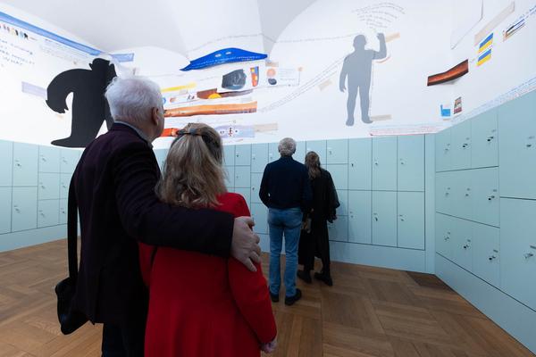Nedko Solakov: A Cornered Solo Show #3 (with Charles Esche as my artistic conscience)  (24.11.2023 - 19.6.2024) Foto: eSeL.at - Lorenz Seidler Foto: eSeL Lorenz Seidler