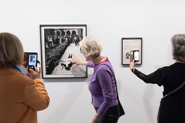 Sammlung Verbund: ORLAN - Six Decades (22.3. - 30.6.2023, Vertikale Galerie) Foto: eSeL.at - Lorenz Seidler Foto: eSeL Lorenz Seidler