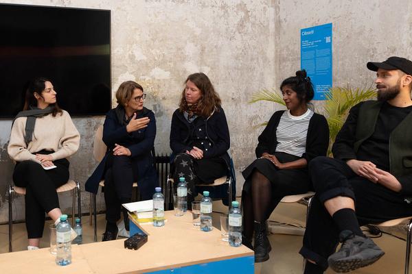 VIENNA ART WEEK: "Passion for Art, Ecology and Community" Panel Discussion (Troesch III / Kunst Haus Wien, 13.11.2023) Foto: eSeL.at - Lorenz Seidler Foto: eSeL Lorenz Seidler
